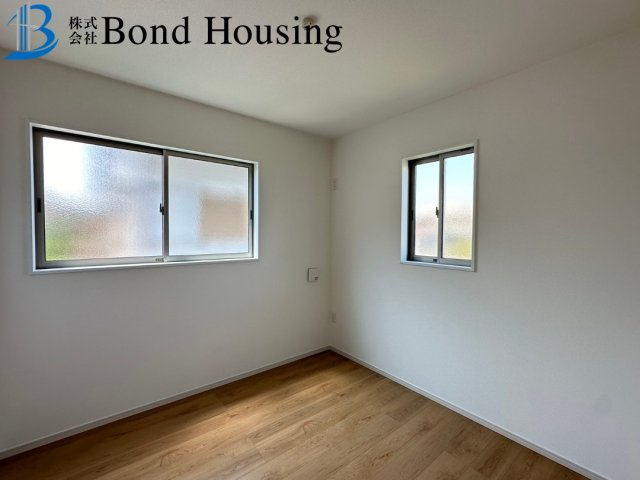 5LDK・３台以上駐車可・敷地広々６９坪・秋葉台　全１棟の洋室