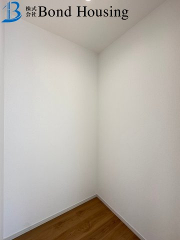 5LDK・３台以上駐車可・敷地広々６９坪・秋葉台　全１棟の洋室