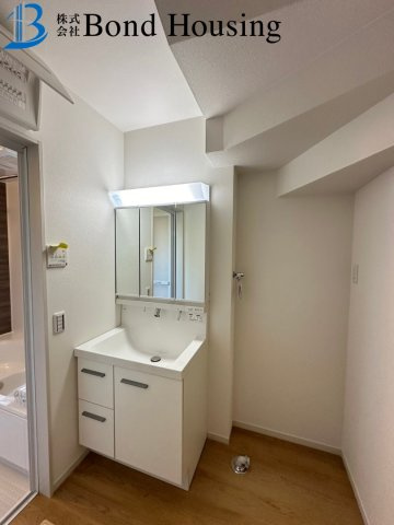 5LDK・３台以上駐車可・敷地広々６９坪・秋葉台　全１棟の独立洗面台