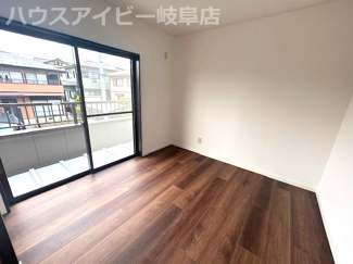 【洋室】 | 岐阜市日置江築29年！再生住宅！水回りすべて新品交換♪外壁塗装！折板ガレージ付き物件♪ | 岐阜市日置江築29年！再生住宅！水回りすべて新品交換♪外壁塗装！折板ガレージ付き物件♪