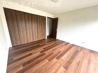 【洋室】 | 岐阜市日置江築29年！再生住宅！水回りすべて新品交換♪外壁塗装！折板ガレージ付き物件♪ | 岐阜市日置江築29年！再生住宅！水回りすべて新品交換♪外壁塗装！折板ガレージ付き物件♪