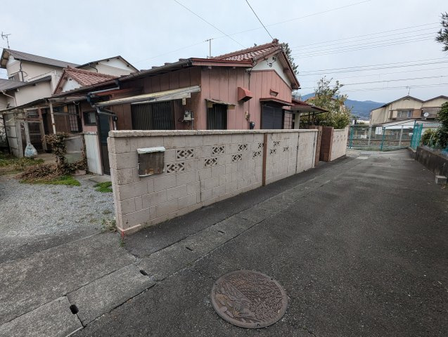 売土地　沼津市原の外観|敷地が約90坪と広々としています。自由な間取りでお家が建てられます。駐車場を広く取る事も可能です。