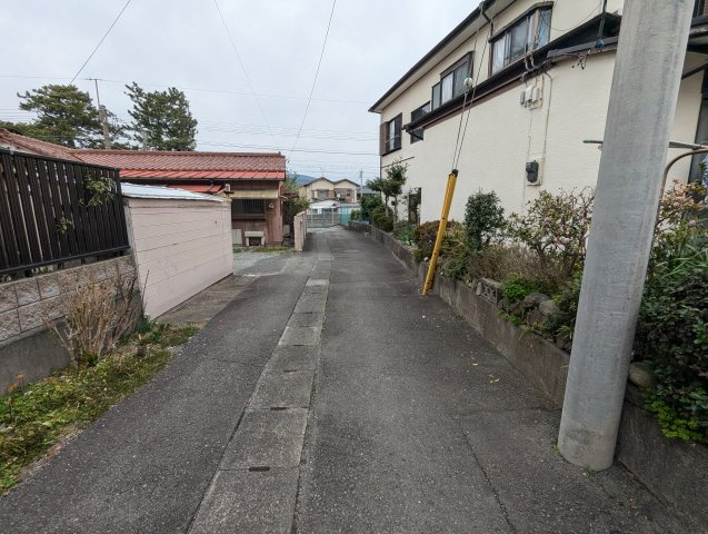 売土地　沼津市原の前面道路含む現地写真|敷地から富士山、愛鷹山が望めます。千本松原まで徒歩5分です。毎日のお散歩コースにおすすめです。

