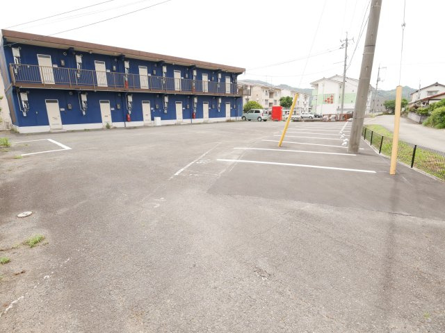 ビレッジ・ラ・フランス駐車場