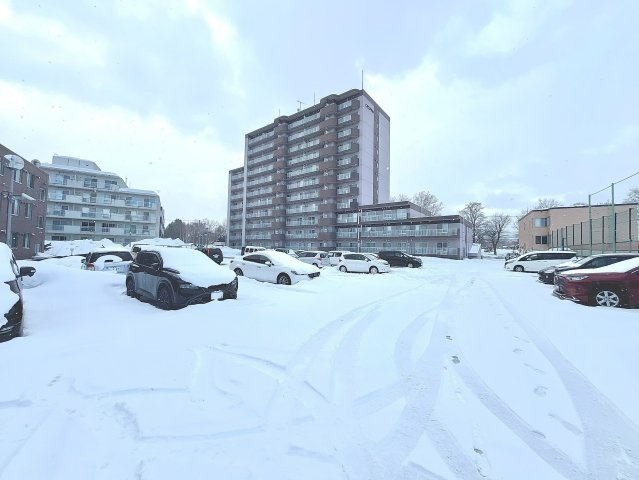 ロピア平岸の駐車場|駐車場2台契約可能！（空き状況は都度要確認）