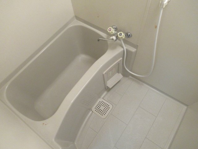 【浴室】 | エンゼルハイツ小阪本町（河内小阪賃貸） | きれいなお風呂です