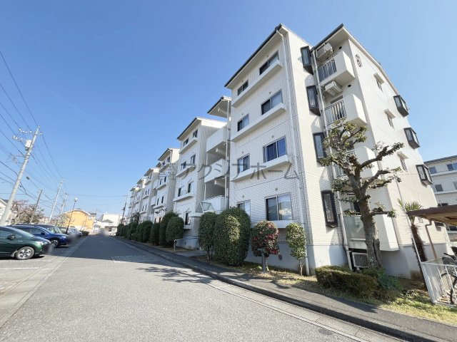 入間扇町屋団地　8号棟の外観|入間扇町屋団地8号棟・平成2年築、4階建てのマンションです。