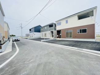 【前面道路含む現地写真】