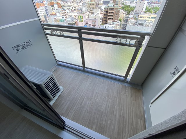 エスリード大阪上本町グリーズのバルコニー