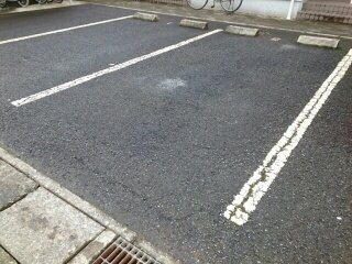 【駐車場】 | シンフォニーＡ | 駐車スペースもあります