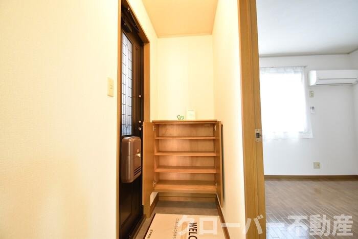 ドミール タキグチの玄関|シューズボックス（カウンタータイプ）