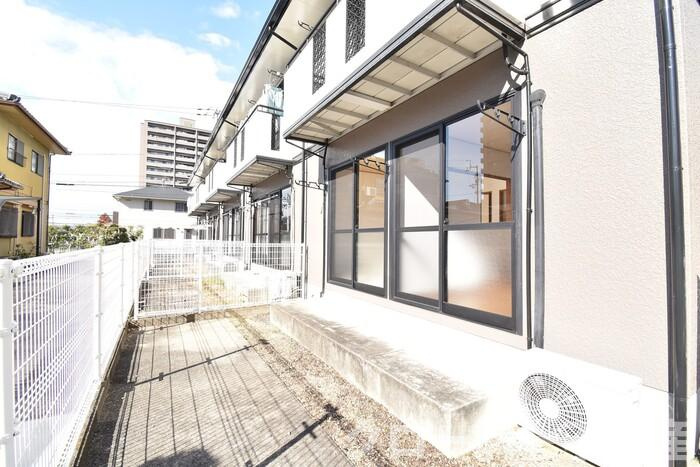 ドミール タキグチのバルコニー|専用庭