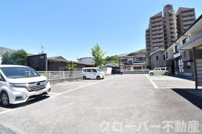 【駐車場】 | ドミール タキグチ | 駐車場