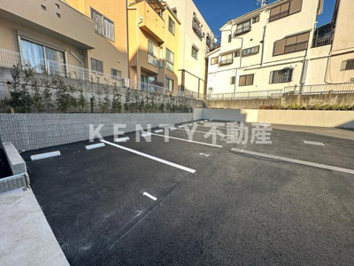 【駐車場】 | クレヴィアリグゼ西馬込 | 車をお持ちの方に嬉しい駐車場付きの物件です