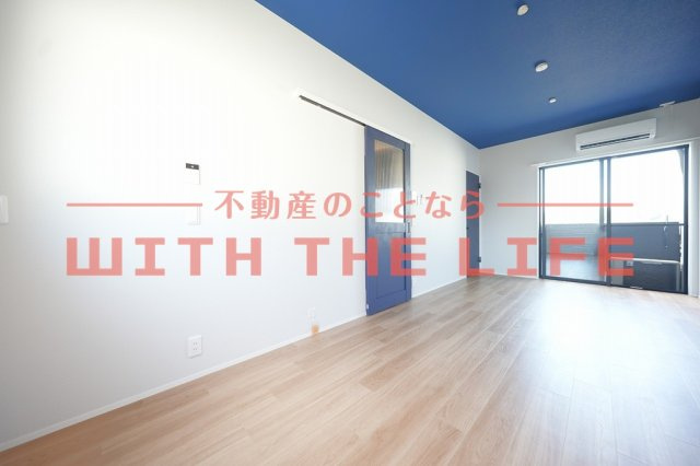 アールエル鳥栖【キャッシュバック対象物件】の居間・リビング|リビングです