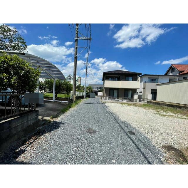 ●四日市市東坂部町 売土地の前面道路含む現地写真