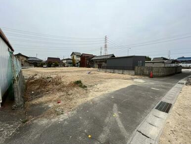 ●三重郡朝日町縄生 売土地の前面道路含む現地写真