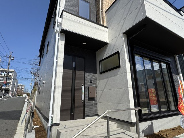 流山市富士見台１丁目新築戸建【新川小学校：8分】のエントランス|エントランス・玄関ポーチ