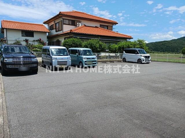 メゾン・ベルの駐車場|敷地内に駐車場も完備◎