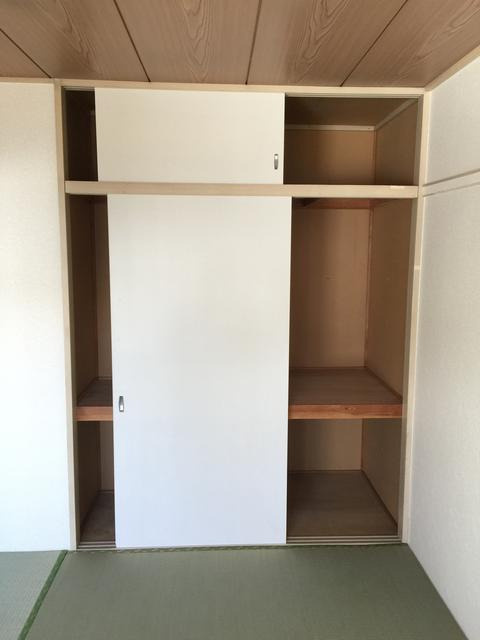 鈴木ハイツの和室