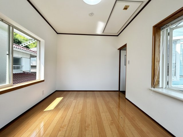 高知市福井町　中古戸建ての洋室