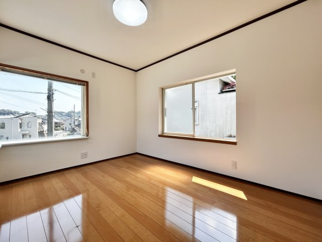 高知市福井町　中古戸建ての洋室