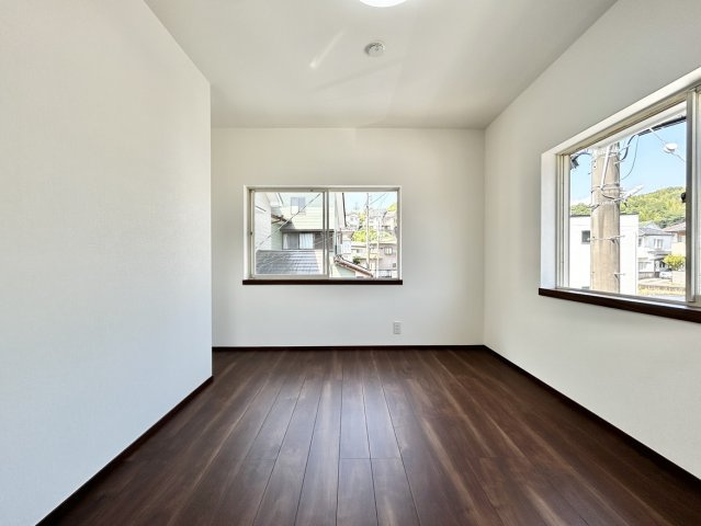 高知市福井町　中古戸建ての洋室