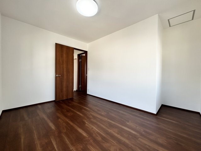 高知市福井町　中古戸建ての洋室