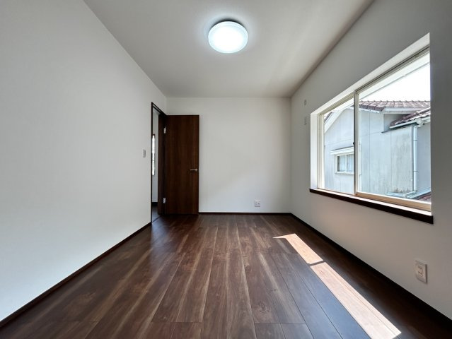 高知市福井町　中古戸建ての洋室