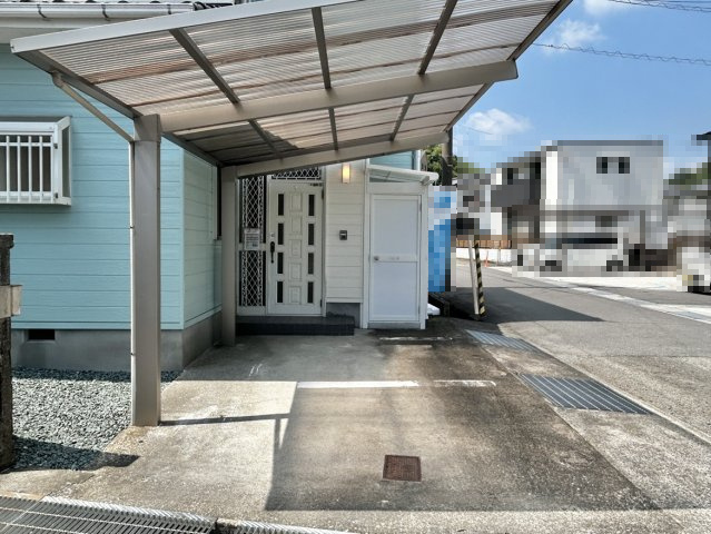 高知市福井町　中古戸建ての駐車場