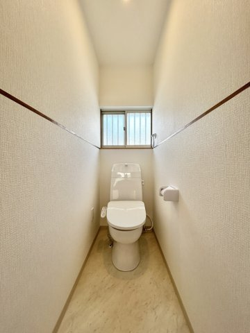 高知市福井町　中古戸建てのトイレ