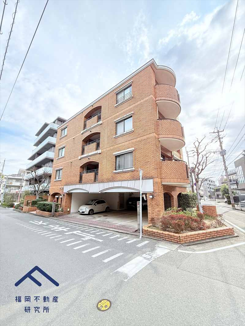 グランピア山荘通りの外観