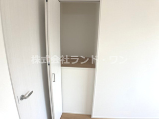 【収納】 | 入間市扇台6丁目　全1棟 | 洋室　約6.６帖