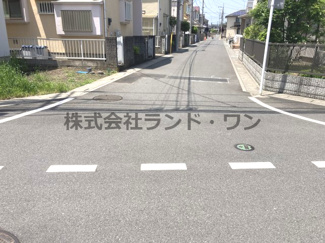 【前面道路含む現地写真】 | 入間市扇台6丁目　全1棟