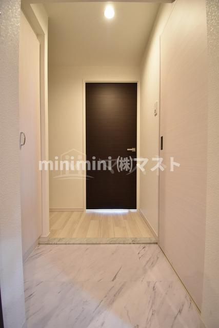 大阪市西区立売堀３丁目の賃貸マンションの玄関