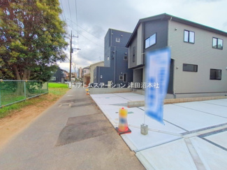 【前面道路含む現地写真】