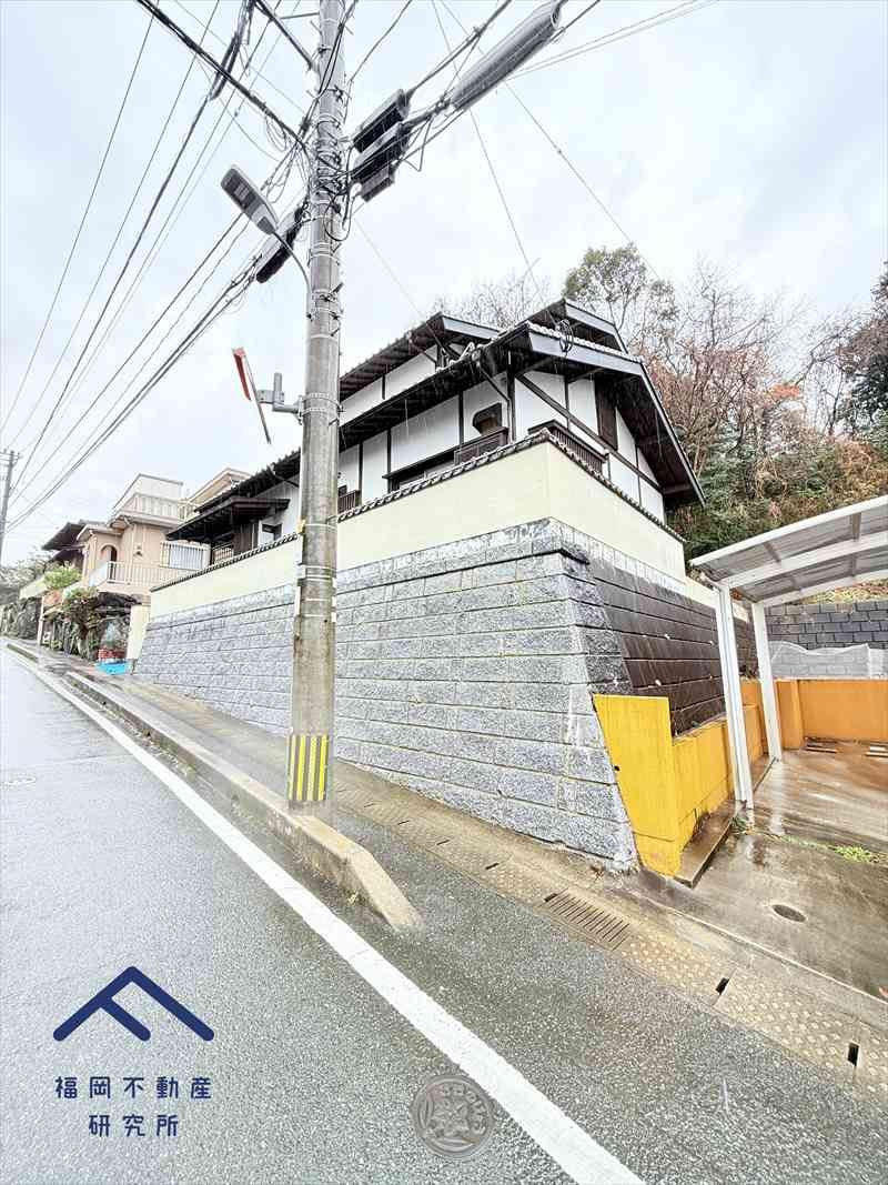 大野城市つつじケ丘３丁目　戸建ての前面道路含む現地写真