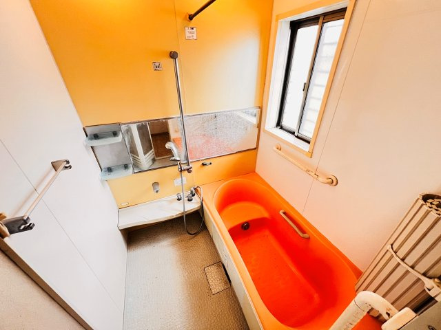 ナーストラヴィ長浜の浴室