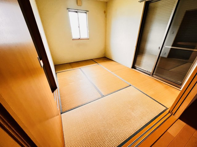 ナーストラヴィ長浜の和室