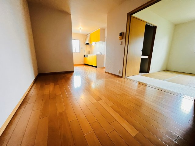 ナーストラヴィ長浜の居間・リビング