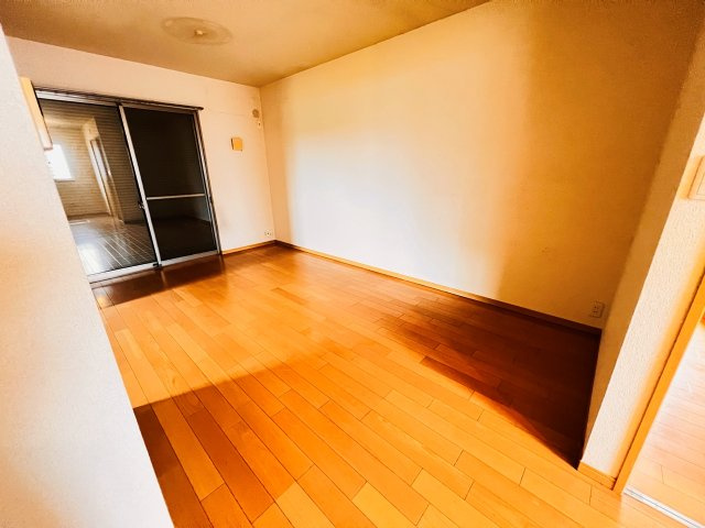 ナーストラヴィ長浜の居間・リビング