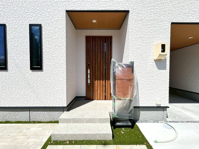 戸建　一宮市野口　全1区画分譲の玄関|玄関ドアの鍵はディンプルキーと内側はサムターンキーになっており防犯性の高い仕様になっています。