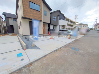 【前面道路含む現地写真】