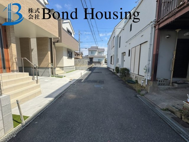 JR垂水駅徒歩12分　両面道路　垂水区霞ヶ丘4丁目1号棟　新築戸建の前面道路含む現地写真