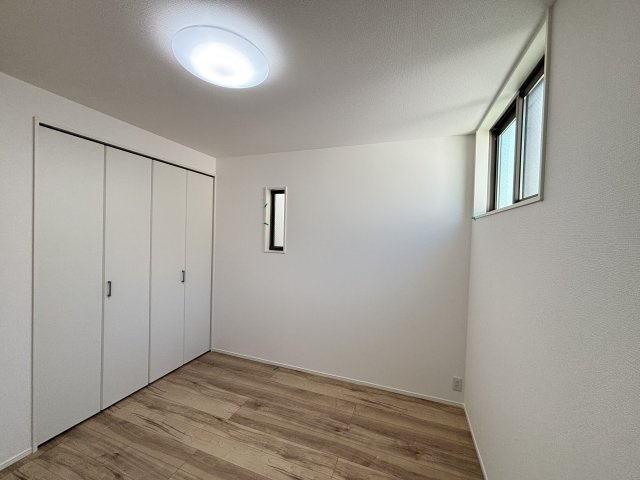 MELDIA北区清水2丁目№3｜名古屋市の戸建ならホームアップの洋室|全室収納付き