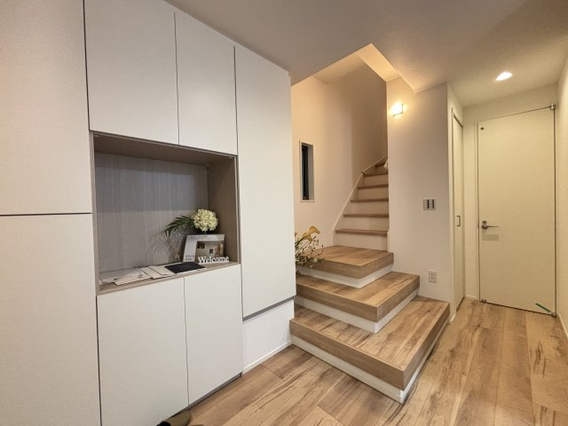 MELDIA北区清水2丁目№3｜名古屋市の戸建ならホームアップの玄関|玄関ホール