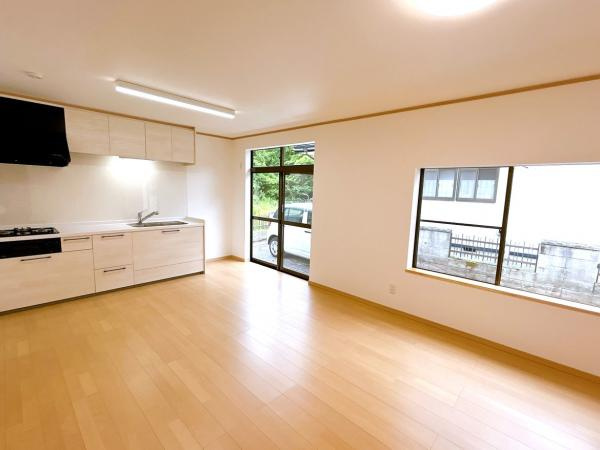 久慈市長内町第１７地割の居間・リビング