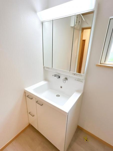 久慈市長内町第１７地割の独立洗面台