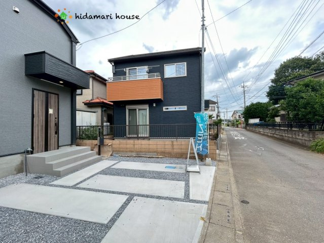 桶川市坂田東2期　新築戸建　グラファーレ01の前面道路含む現地写真