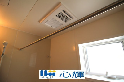 【設備】 | リーブルガーデン防府市大字牟礼 第４（１号棟） | 浴室換気・乾燥・暖房機（本体）。冬場の予備暖房、夜間や梅雨時の衣類乾燥、カビ対策などに活躍します。